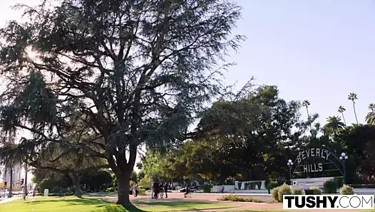 Tushy masum üniversite öğrencisi gizlice bir anal sevgilisi