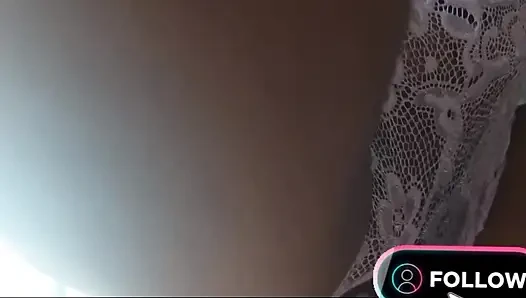 Yaramaz arkadaşımla tatlı bir sikişiyorum