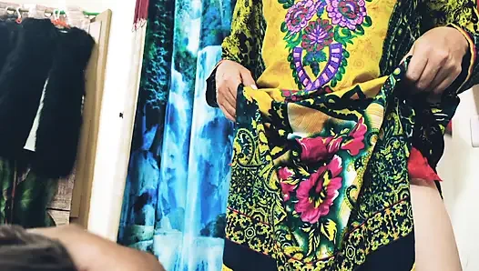 Ateşli orta yaşlı seksi kadın büyük zenci yarağı ile birlikte olma şansını kullandı