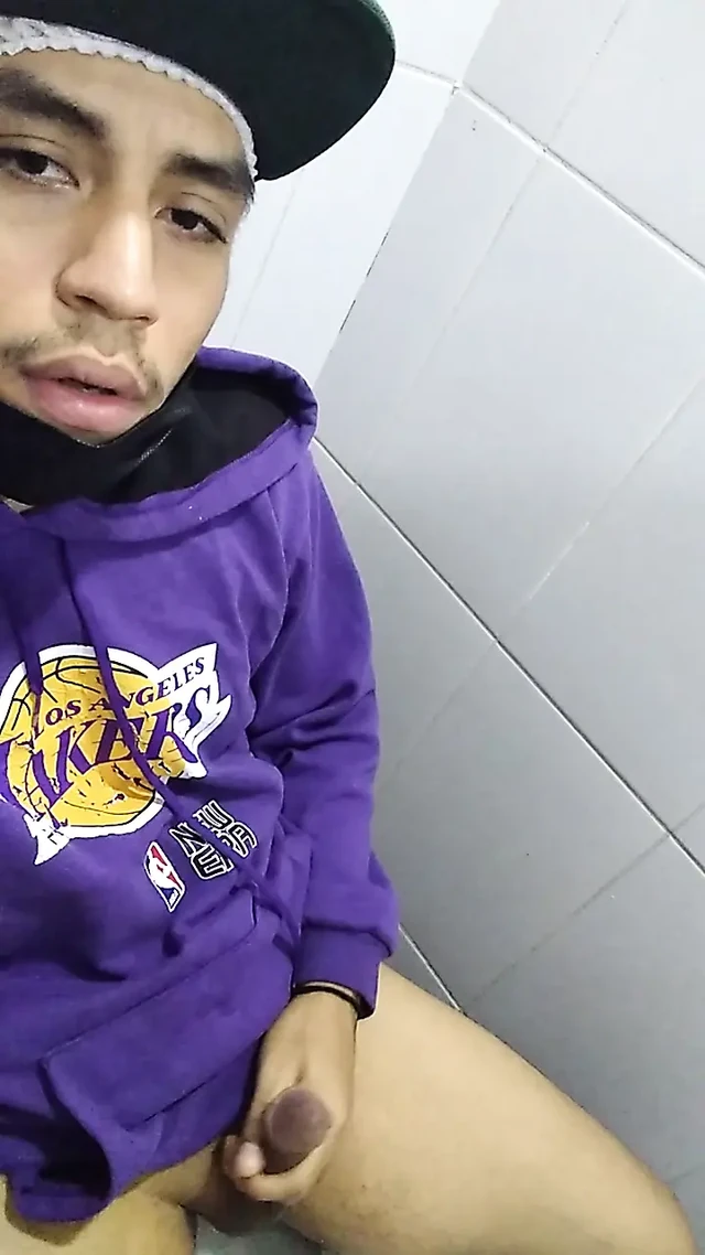 Seksi bir bayanın yanımda dans ettiğini hayal etmek gerçekten hoşuma gidiyor