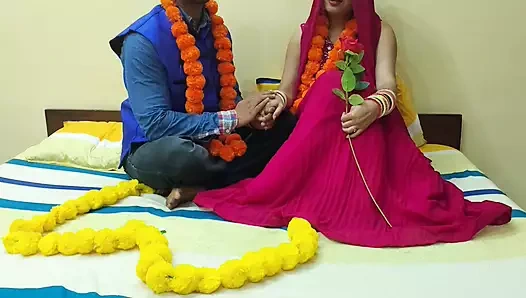 Yeni evli güzel Hintli kızın kocasıyla ilk gecesi