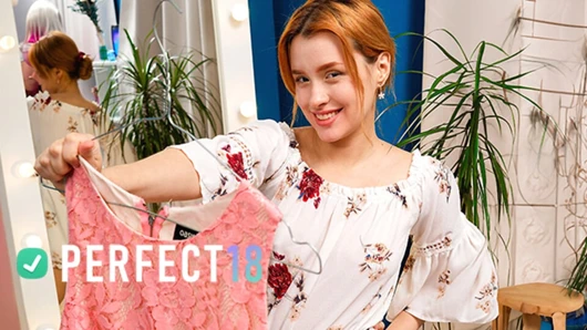 18yo Cutie Angel Jolie ile Tatlı Orgazm