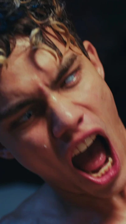 Amirah Adara Büyük Penis Futanari
