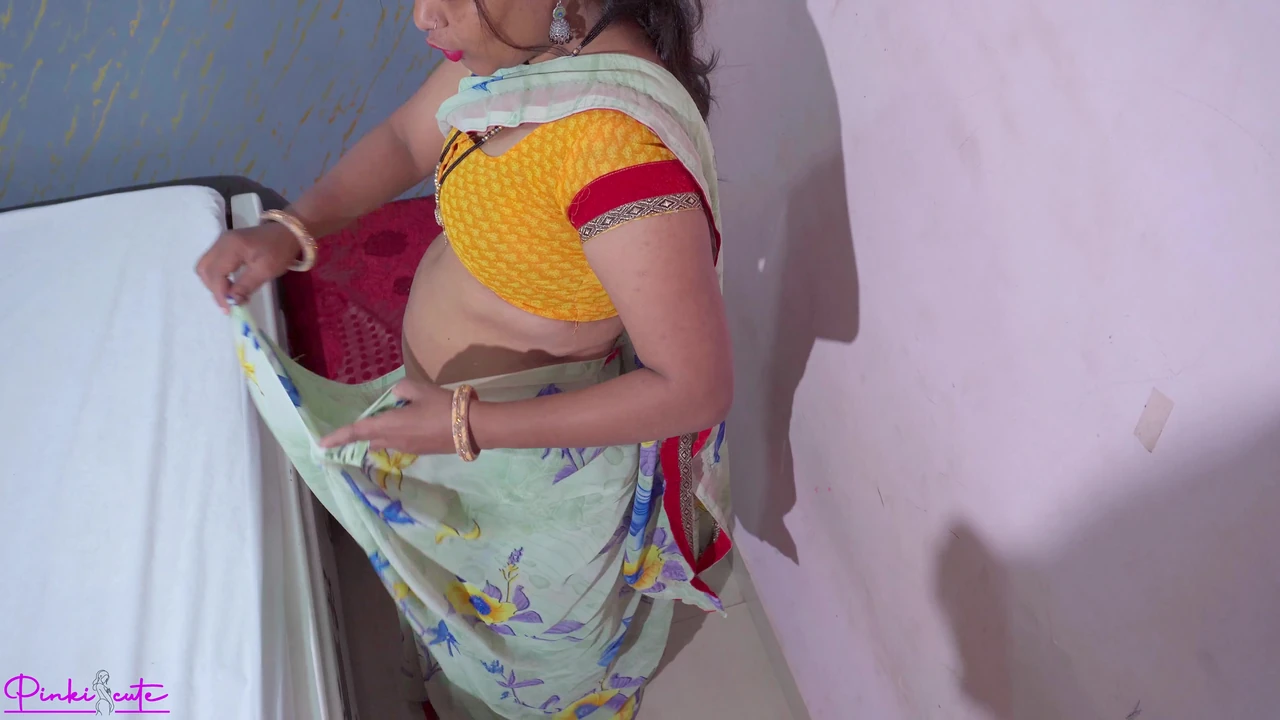 Stepmother ravinadesi gets Cum facial from her Stepson During Changes Clothes.