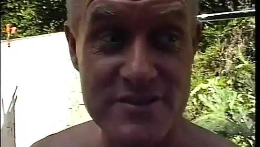 Nine parkta grup sikiliyor