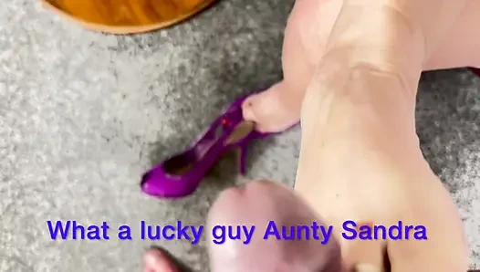 Vgq22 teyze Sandra arkadaşının eğlenmesine izin ediyor