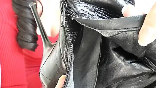 Çizme tabanlarımı yala ve sonra çizmelerimi kokla! Lady Victoria Valente