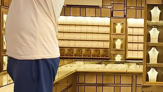 Evli hırsız tarafından baştan çıkarılıyor