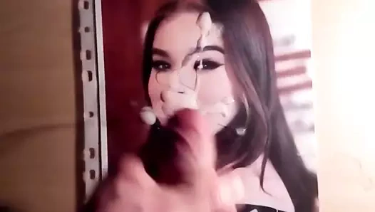 Cum üzerinde hailee steinfelds güzel yüz