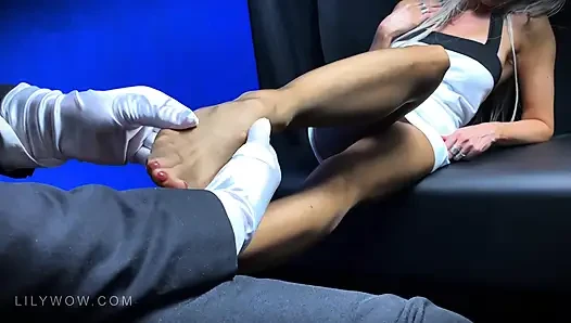 Külotlu çorap ayakları, lilywow sert bir koşudan sonra... O tayt yorgun mu kokuyor?