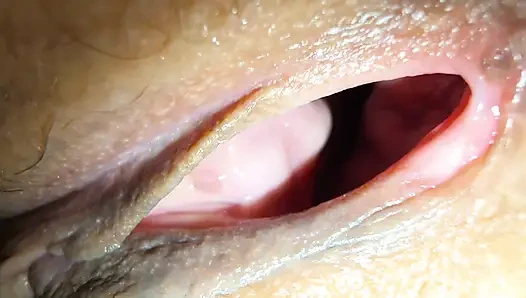 18 yaşındaki tatlı yeni seks pozisyonları denemek istedi.