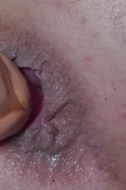 Aşırı yakın çekim dildo anal dölleme