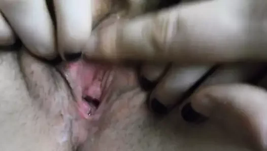 Ben klitorisini ovuştururken kedi damlar