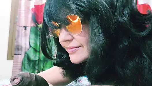 Eğlenceli orta yaşlı seksi kadın ırklararası akıllara durgunluk veren güzellik