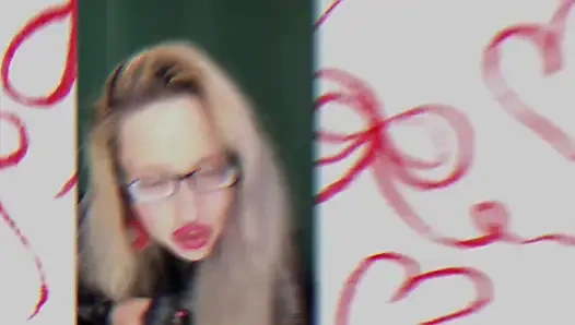 Topuklu ayakkabılarıyla yürüyün veya çizmemi hissedin, tanrıçanız tarafından köle kadın kılıklı eğitim sesi