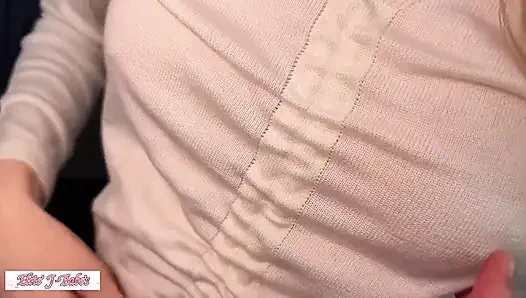 Masum cazibe ve nazik ikna, tekrarlanan tepeler doğal olarak ortaya çıktığı için yoğun kimyayı ortaya koyuyor 1.