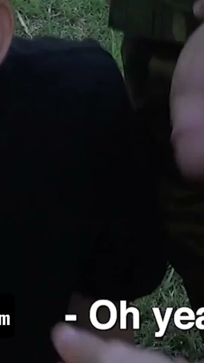 Latin genç kız izinsiz giriş yaparken yakalandı ve askeri üssün seks zindanında sikiliyor - militarydick | Klip 1