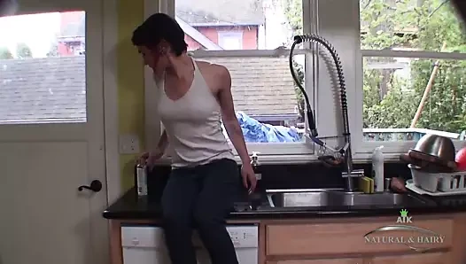 Cazip ve güzel bebek iffet losyonları onu kıllı sıkı kedi kadar o orgazm