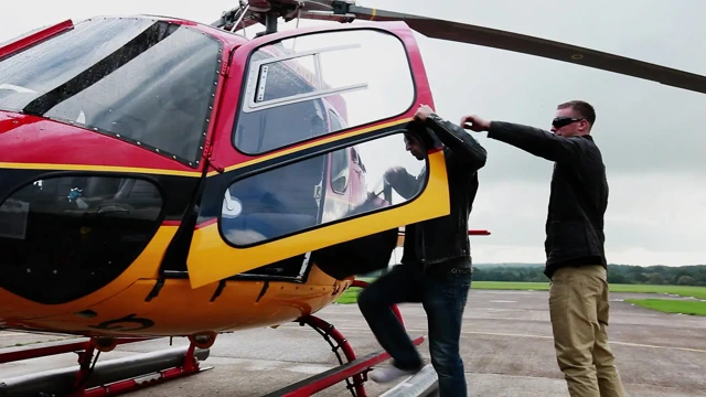 Hot Chicken Sits on a Huge Cock