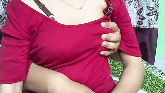 Üniversiteli arkadaşım ve ben boş evimde sert sikişiyor