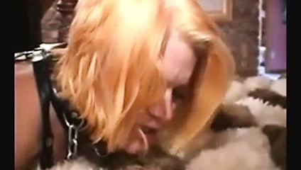 Lezbiyen egemenlik şaplak ve strapon