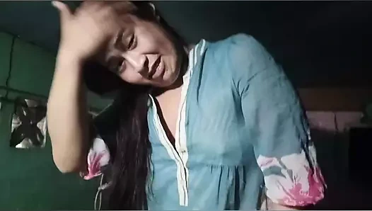 Geri döndü! Benim için sert yarak emmek