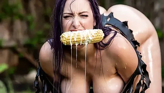 Yüzen mısır onu inletiyor, döl bombası onu bitiriyor