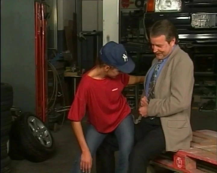 मुझे दंडित करने की जरूरत है! मेरे सौतेले पापा मेरी चूत चोदते हैं अच्छा वॉल्यूम 2