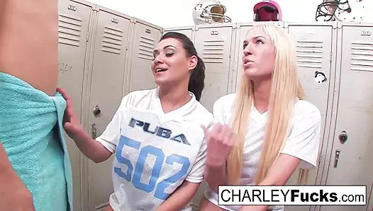 Bruce Venture çifte sakso çekiyor