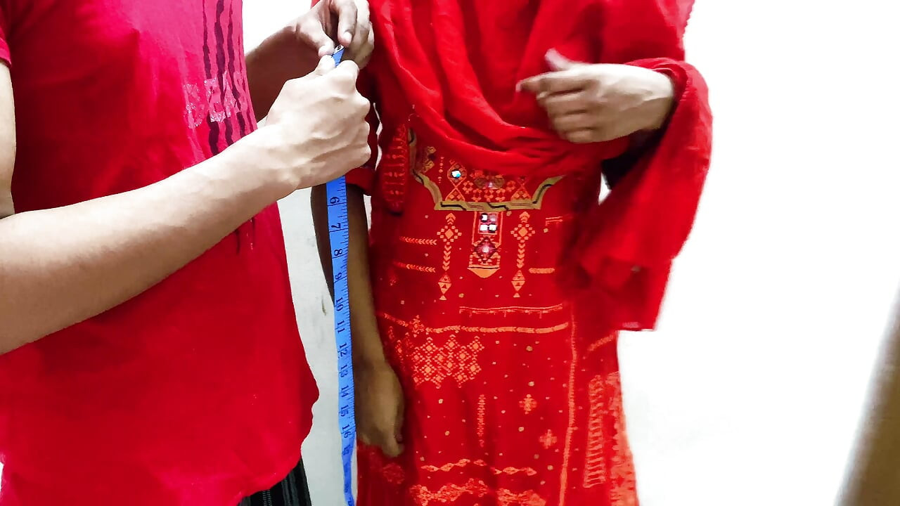 Ateşli Bengalli bavhi elbise terzisi tarafından sikiliyor sert seks amcık net bangla ses