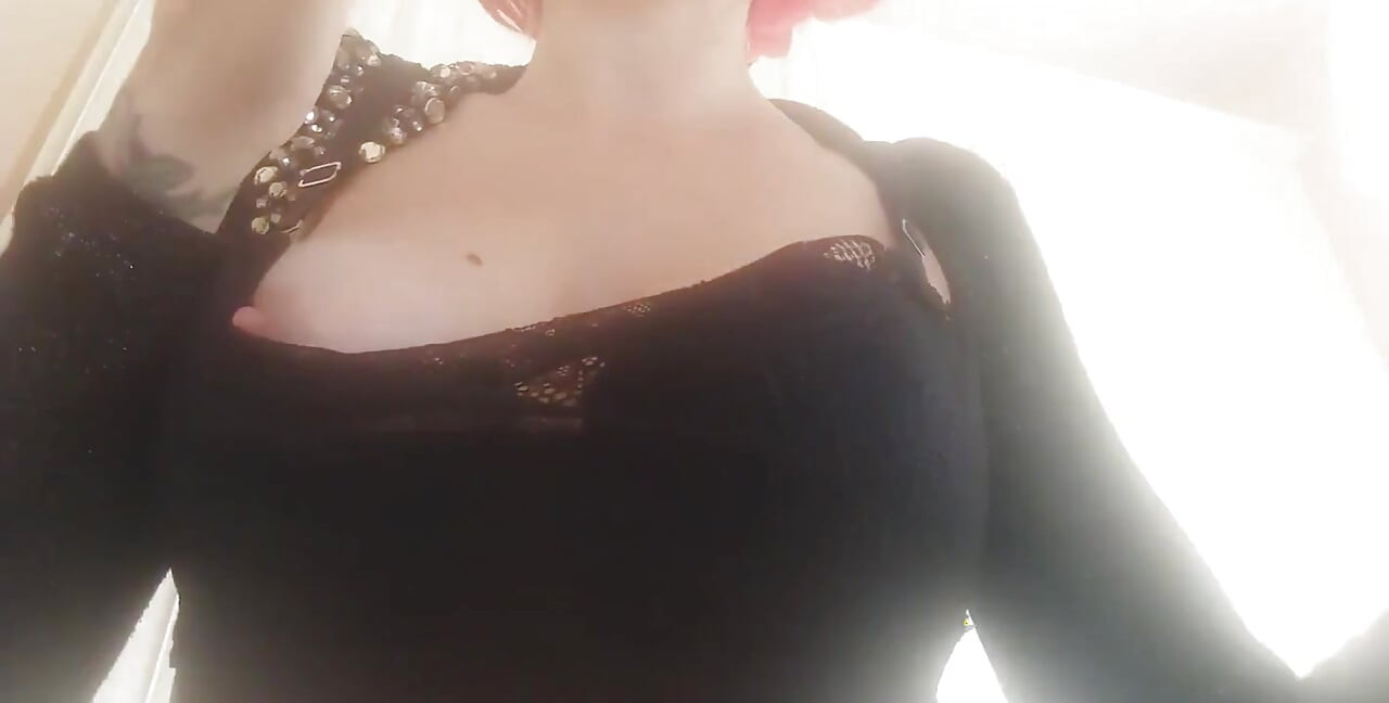 Sana yalvarıyorum, daha fazla dayanamam. Her deliğime sok ve beni sıcak ve kokulu sperminle doldur