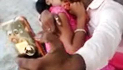 Hintli kız arkadaş erkek arkadaş