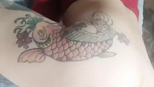 Dört ayak üstünde kendimi ateşli sikiyorum