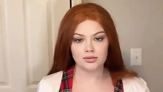 Kızıl saçlı üniversiteli kız amcığını sikiyor