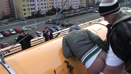 Alman esmer her yerde sikişebilir