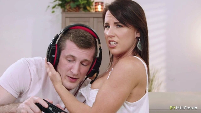 yaramaz anne asosyal üvey oğlu için bazı beceriler gösterir