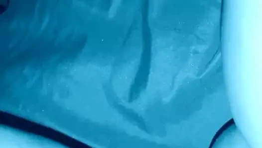 Küçük kedi cums yani sert için baba