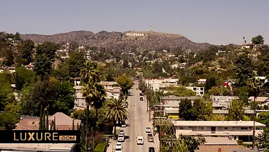 Birden fazla ihtiyacı olan iş kadını