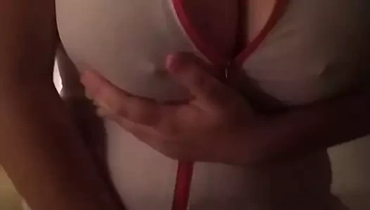 Büyük göğüslerim