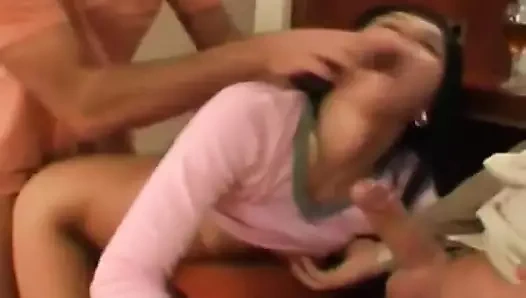 Hollandalı fahişe iş adamıyla sikişiyor