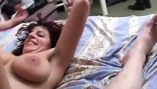 Harika kızıl saçlı orta yaşlı seksi kadın çok sert sikişiyor