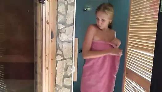 sarışın fucked içinde sauna