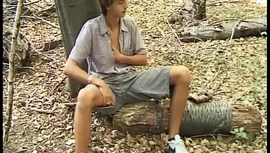 Vladimir açık havada mastürbasyon yapıyor