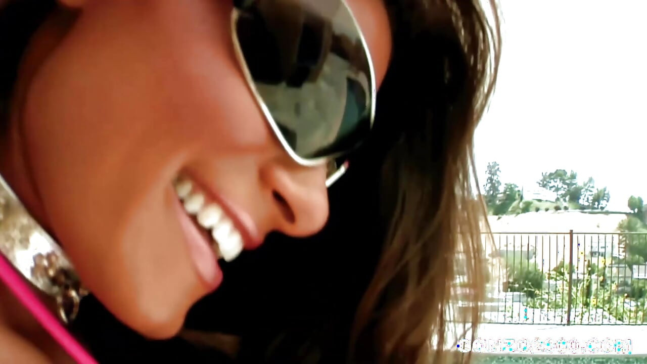 Ne yaparsan yap, iki katı olsun! Madelyn Marie Gonzo2000'de