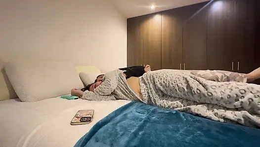 Islak ve ateşli amcığımı eski sevgilimin amına sürtünuyorum