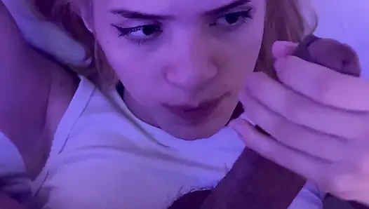 Genç kızın sıkı amına giriyor