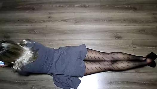 Bacaklarım külotlu çorap, ayaklar, ayak parmakları, kısa elbise