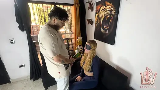 LEZZET OYUNU. Ev arkadaşım dondurma, dondurma ve meyveler arasındaki yarağımın olduğunu bilmiyordu.