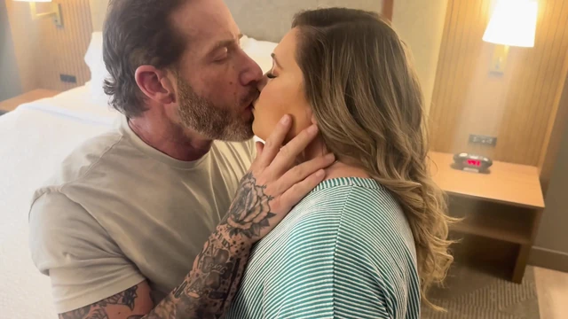 Brock ve Aly Sky Otel Buluşması