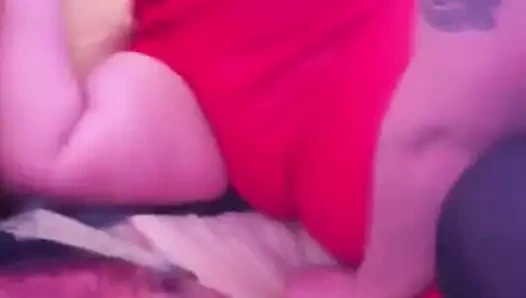 Bayan derinden alıyor